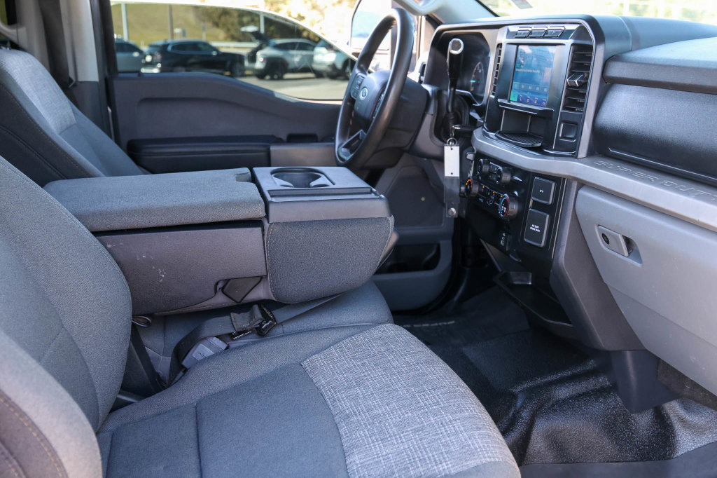 Used 2023 Ford F350 XLT AWD/4WD image 18