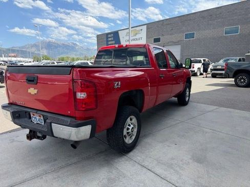 Used 2011 Chevrolet Silverado 2500 LT w/ Interior Plus Package AWD/4WD image 7