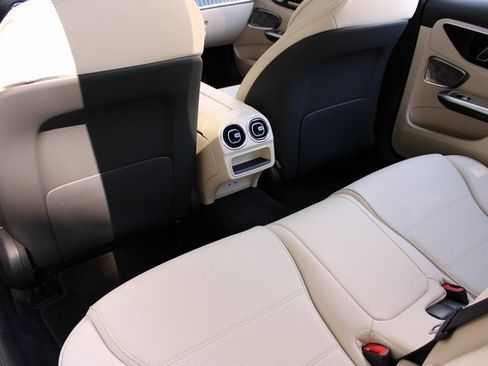 Used 2024 Mercedes-Benz C 300 4MATIC Sedan w/ Exclusive Trim Package image 10