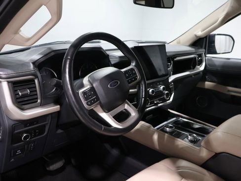 Used 2024 Ford Expedition XLT image 16