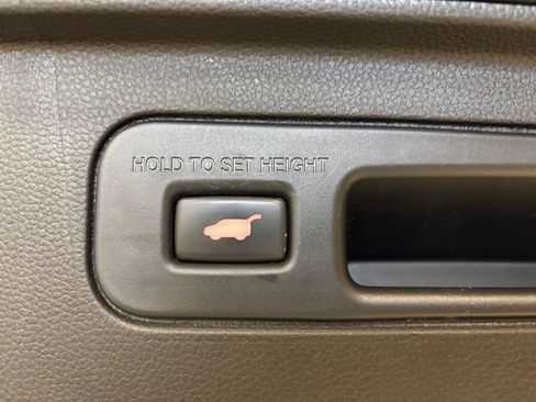Used 2025 Honda Pilot EX-L image 24