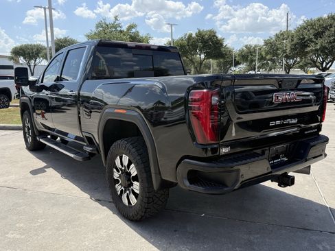 Used 2024 GMC Sierra 2500 Denali AWD/4WD image 7