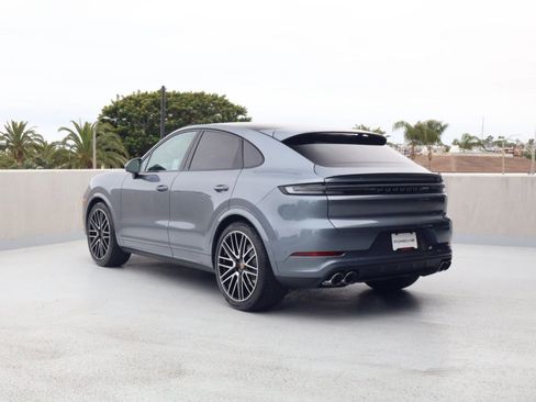 New 2026 Porsche Cayenne Coupe AWD/4WD image 3