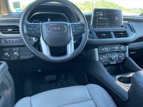 Used 2023 GMC Yukon SLT w/ SLT Luxury Package RWD image 9