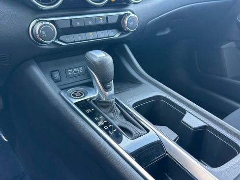 Used 2025 Nissan Sentra SV FWD image 31