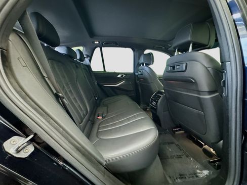 Used 2019 BMW X5 xDrive50i w/ M Sport Package AWD/4WD image 18