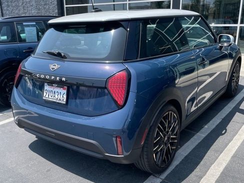 Used 2025 MINI Cooper 2-Door Hardtop FWD image 3