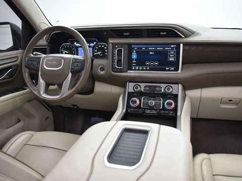 Used 2021 GMC Yukon Denali w/ Denali Premium Package image 35