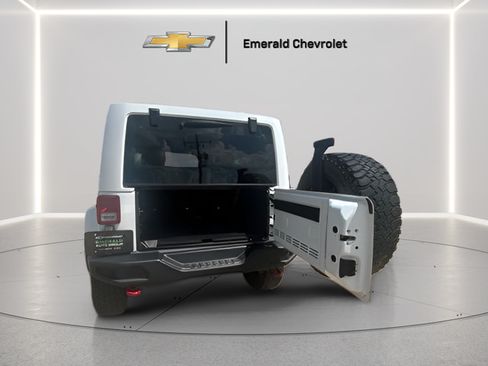 Used 2017 Jeep Wrangler Unlimited Rubicon AWD/4WD image 19