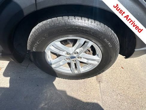 Used 2023 Ford Explorer XLT RWD image 17