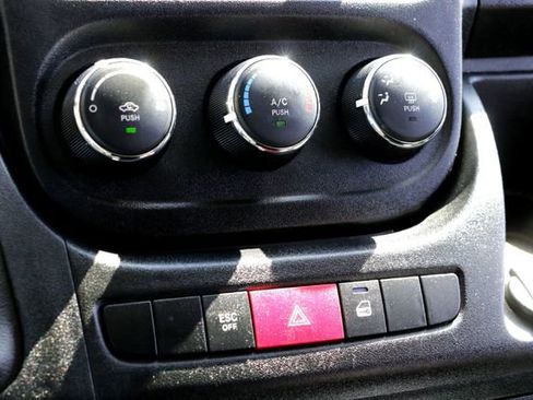Used 2021 RAM ProMaster 2500 FWD image 18