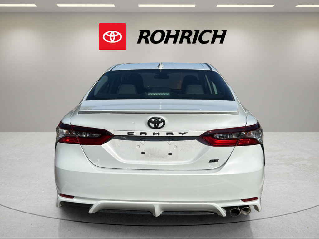 Used 2024 Toyota Camry SE FWD image 5
