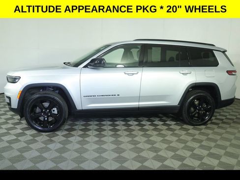 Used 2022 Jeep Grand Cherokee L Laredo AWD/4WD image 6