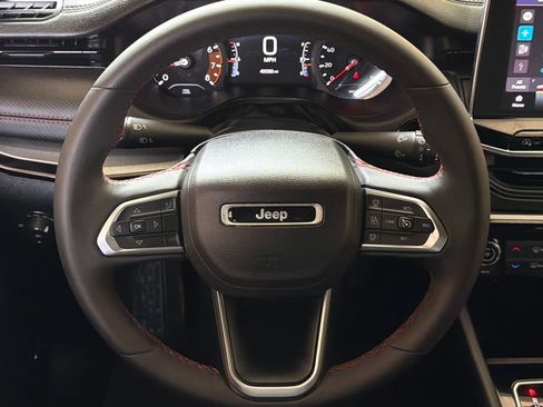 Used 2024 Jeep Compass Trailhawk w/ Sun and Sound Group AWD/4WD image 4