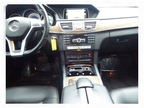 Used 2014 Mercedes-Benz E 350 4MATIC Sedan image 23