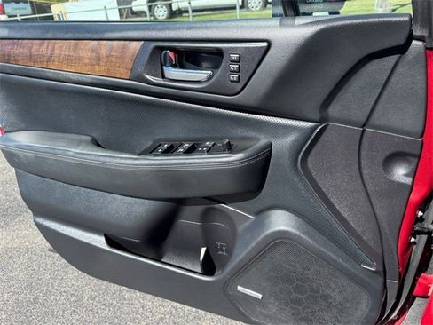 Used 2017 Subaru Outback 2.5i Limited image 12