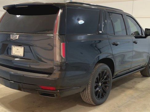 Certified 2023 Cadillac Escalade Sport Platinum w/ LPO, ONYX Package image 7