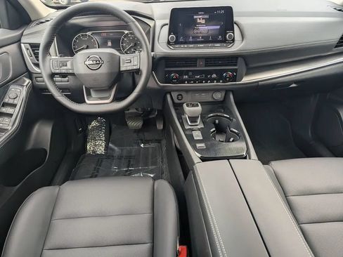Used 2026 Nissan Rogue Dark Armor FWD image 19