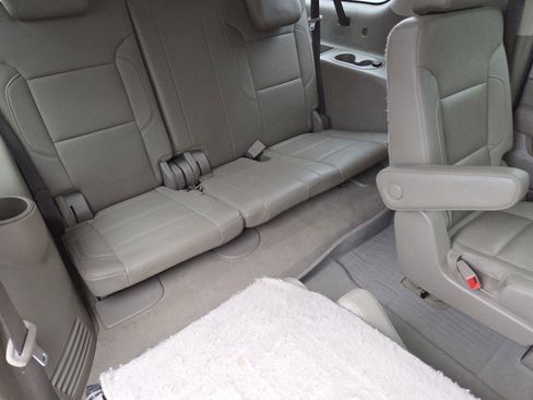 Used 2020 GMC Yukon XL SLT w/ Premium Edition RWD image 24