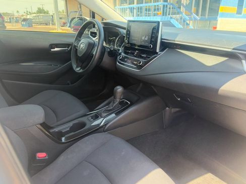 Used 2020 Toyota Corolla LE w/ LE Premium Package image 4