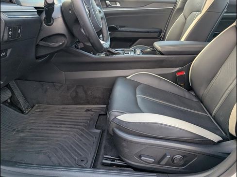 Used 2025 Kia K5 GT-Line w/ GT-Line Premium Package image 12
