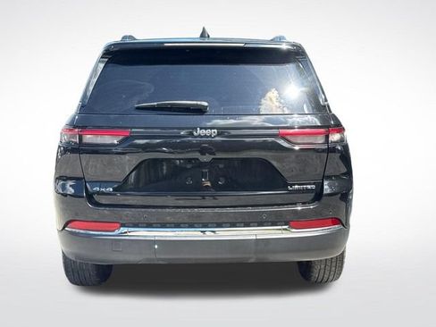 Used 2023 Jeep Grand Cherokee Limited AWD/4WD image 4