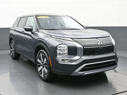 Used 2025 Mitsubishi Outlander SE