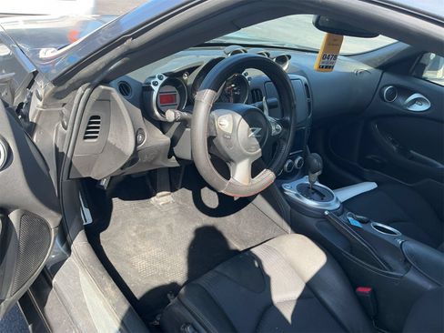 Used 2012 Nissan 370Z Coupe RWD image 3
