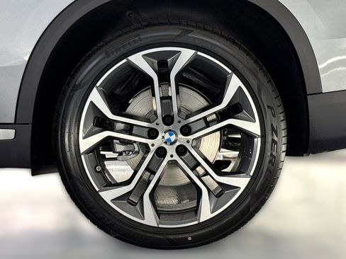 Used 2026 BMW X5 sDrive40i w/ Climate Comfort Package image 12