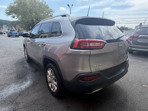 Used 2017 Jeep Cherokee Limited AWD/4WD image 4