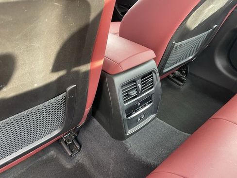 Used 2023 BMW 330i xDrive Sedan w/ Premium Package image 8