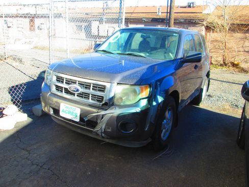 Used 2009 Ford Escape XLS image 2