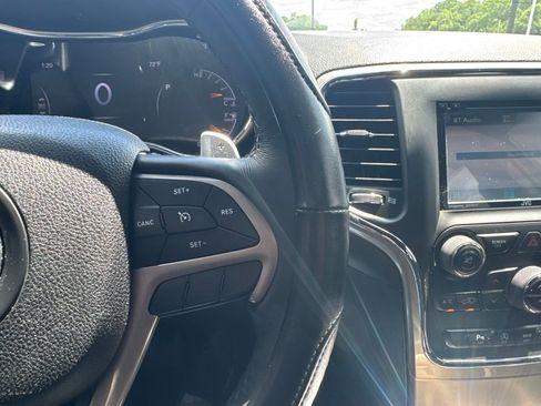 Used 2017 Jeep Grand Cherokee Laredo w/ Quick Order Package 23E AWD/4WD image 23