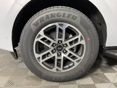 New 2025 Ford Expedition Active image 10