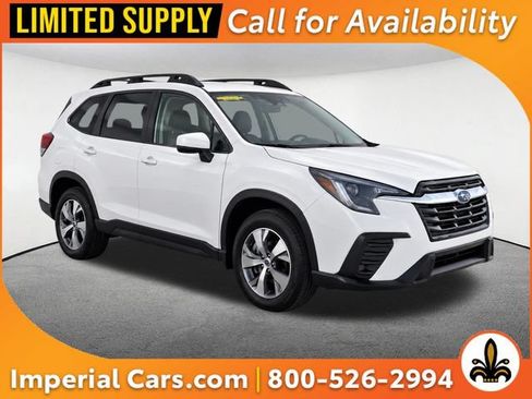Used 2023 Subaru Ascent Premium w/ Convenience Package AWD/4WD image 1