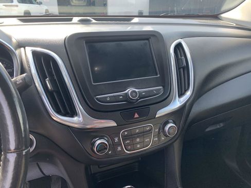 Used 2020 Chevrolet Equinox LT w/ Driver Convenience Package image 16