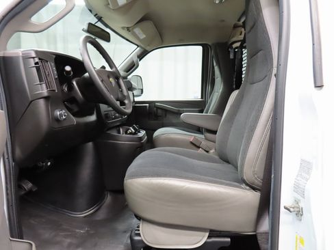 Used 2021 Chevrolet Express 2500 Work Van w/ Driver Convenience Package image 9