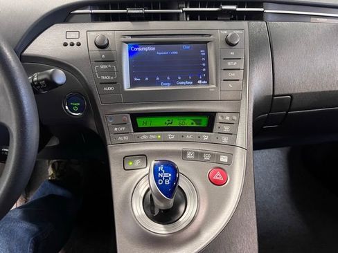 Used 2014 Toyota Prius Four image 27