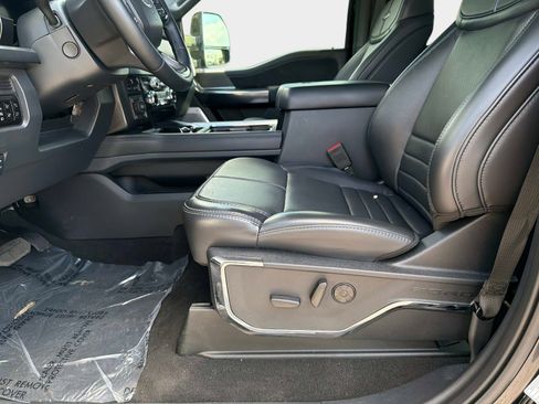 Used 2025 Ford F250 Platinum image 39