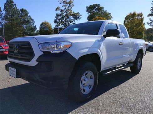 Used 2019 Toyota Tacoma SR image 8