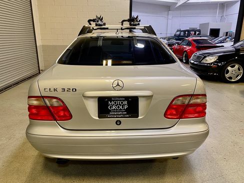 Used 2000 Mercedes-Benz CLK 320 Coupe image 17