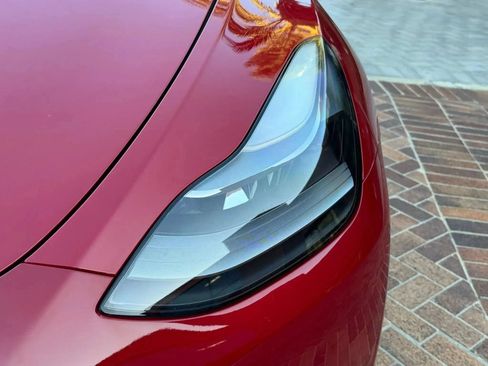 Used 2022 Tesla Model Y Long Range AWD/4WD image 26