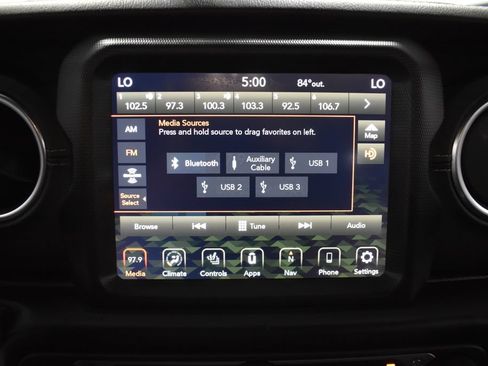 Used 2020 Jeep Wrangler Unlimited Sahara AWD/4WD image 23
