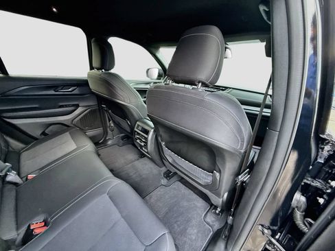Used 2025 Jeep Grand Cherokee Laredo RWD image 32