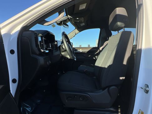 Used 2025 Chevrolet Silverado 1500 LT image 13