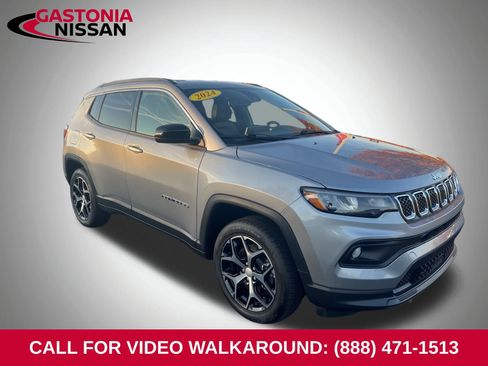 Used 2024 Jeep Compass Latitude image 1