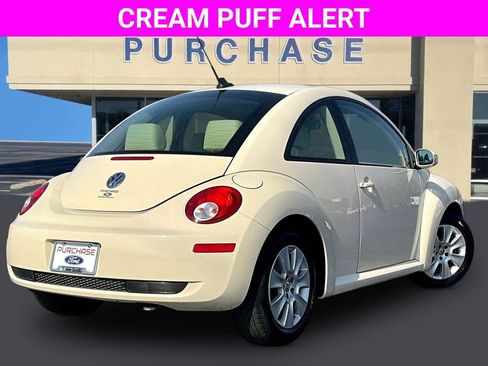 Used 2009 Volkswagen Beetle 2.5L image 6