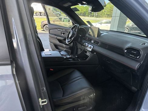 Used 2024 Honda Pilot TrailSport image 19