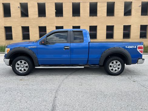 Used 2011 Ford F150 XLT w/ XLT Chrome Pkg AWD/4WD image 3