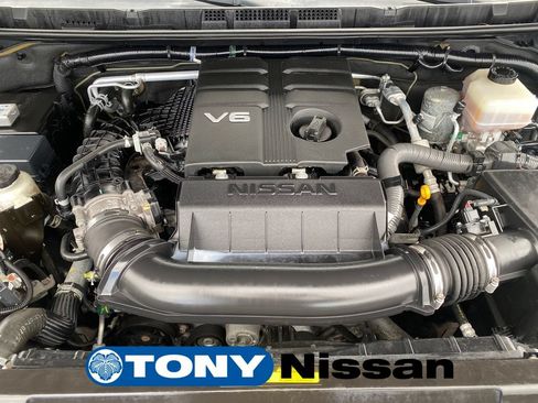 Used 2022 Nissan Frontier SV w/ SV Premium Package RWD image 10